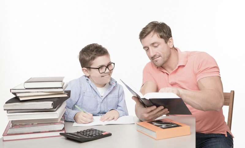 حمایت از فرزندان حین آموزش آنلاین آکادمی زبان فرهنگ نوین